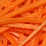 geriebene Karotten mit FEUME Universalküchenmaschine