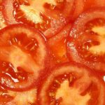 Tomatenscheiben mit Feuma Küchenmaschine geschnitten